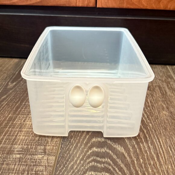 Tupperware Fridgesmart Medium Vented Container - Picture 10 of 15